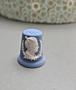 Jasperware Wedgwood Blue Thimble Kings & Queens of England Collection George 1 - Picture 1 of 6