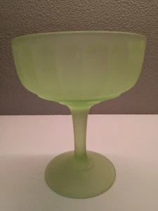 Milchglas Vaseline Glas Bonboniere - Bild 1 von 1
