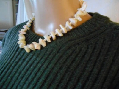 Collar de cuentas de piedra natural vintage base blanca de 17 pulgadas soporte único de astillas Foto 1 de 4