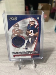 2021 Panini Playoff Football Mac Jones #TP-MJO Turning Pro Relic RC NE Patriots - Bild 1 von 2