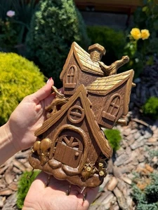 House Key holder for wall wooden carved hook display unique gifts wall art - Picture 1 of 4