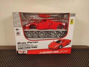 Maisto Enzo Ferrari 1/24 Die Cast Model Kit Assembly Line rot 35 Teile Neu - Bild 1 von 5