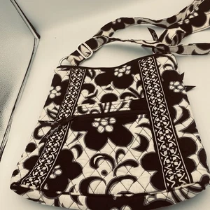 Tracolla grande Vera Bradley Hipster notte e giorno - Foto 1 di 6