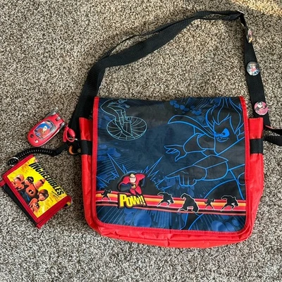 Disney Pixar Increíbles Lote Bolso Mensajero, Billetera, Jugar Teléfono y Botones Foto 1 de 4