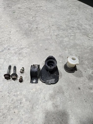 Soporte de pernos de cubierta de arranque antipolvo cortafuegos barra de dirección manual Honda Civic 92-95 Foto 1 de 4