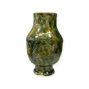 Vintage Studio Pottery Green Two Handled Vase. Used Vintage Condition. - Picture 1 of 5
