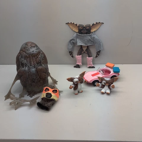NECA Accessories 1984 Gremlins Movie Accessory Pack Figure Set - open Cover