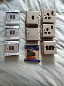 light switches and sockets - Picture 1 of 2