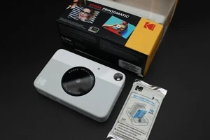 Kodak Printomatic Digital Instant Print Camera Full Color Prints - Picture 1 of 7
