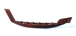 MAORI GUERRA CANOA MADERA TALLADA MODELO PAUA SHELL INSERTOS NUEVA ZELANDA - Imagen 1 de 8