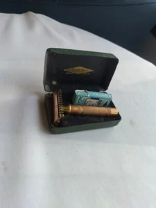 1935 Gillette New Type Green and Green Set Reissue Pat No 17567 DE Safety Razor - Picture 1 of 13
