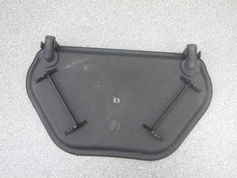 Ducati ST3 headlight rear bulb access cover plate 318341 - Imagem 1 de 3