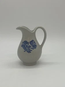 Mini brocca vintage Pfaltzgraff Yorktowne in gres blu e grigio anni 70 - Foto 1 di 2