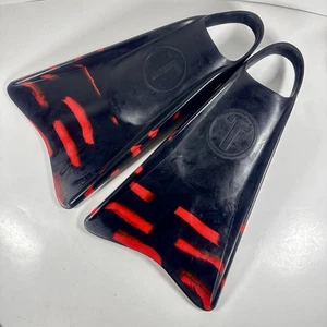 Tribe T2 Schwimmflossen Flossen klein 4,5-5,5 Body Board Boogie Rettungsschwimmer rot schwarz - Bild 1 von 4