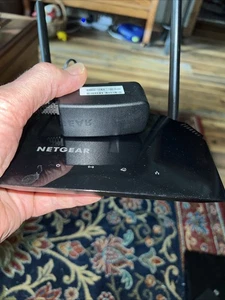 NETGEAR Nighthawk AC1000 Wi-Fi Router R6080 Black - Picture 1 of 3