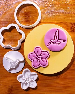 Mini 2" Ausstecher & Stempel Set - Kolibri & Vergissmeinnicht Blumen Design - Bild 1 von 4