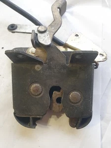 Cerradura portón trasero FORD SCORPIO I GAE, GGE 90GB-A43102-AA 1992 23991902 - Imagen 1 de 3