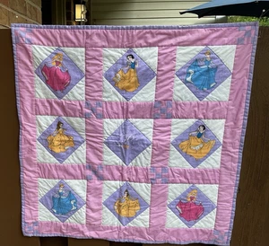 Disney Prinzessin Quilt Wandbehang Aschenputtel Dornröschen Belle - 26" x 26" - Bild 1 von 6