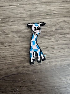 Vintage Giraffe Aufnäher Tier Wildtiere süße Applikation rosa und blau zum Aufnähen 2,75" - Bild 1 von 3
