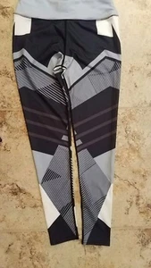 Jr's workout/yoga pants ASIAN size L - Picture 1 of 2