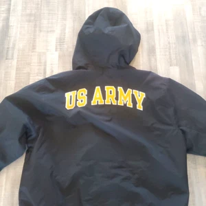 Ejército de los Estados Unidos De Colección Equipo Para Deportes Reversible Negro Nylon Gris Chaqueta Polar Para Hombre XL - Imagen 1 de 10