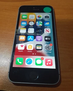 iPhone SE 1ère génération 32 Go débloqué, IOS 15.8.4 - Photo 1 sur 10