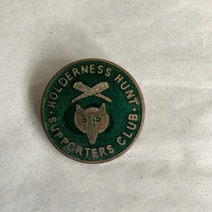 Holderness Club Supporters Club Enamel Badge Fox Hunting - Picture 1 of 2