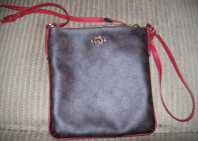 BOLSO DE MANO COACH MONEDERO Monedero Marrón con Correa de Hombro Roja Foto 1 de 4