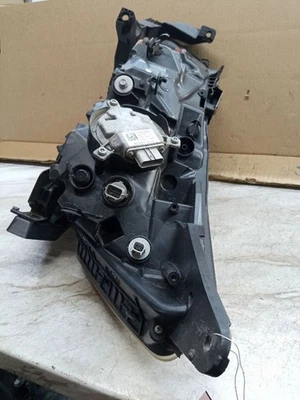 Used Right Headlight Assembly fits: 2017 Honda Accord US market Sdn LED US built - Imagem 1 de 4