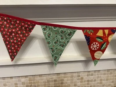 Guirnalda de tela navideña hecha a mano  Foto 1 de 2