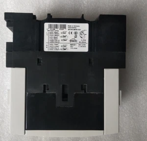 Siemens PLC 3RT1044-1AP00 ricondizionato SPEDIZIONE RAPIDA GRATUITA - Foto 1 di 7