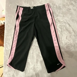 Pantalones cortos Nike a rayas negras y rosas para mujer talla M - Imagen 1 de 6