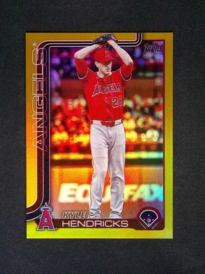 2025 Topps Update Kyle Hendricks Gold Refractor /50 - Image 1 of 2