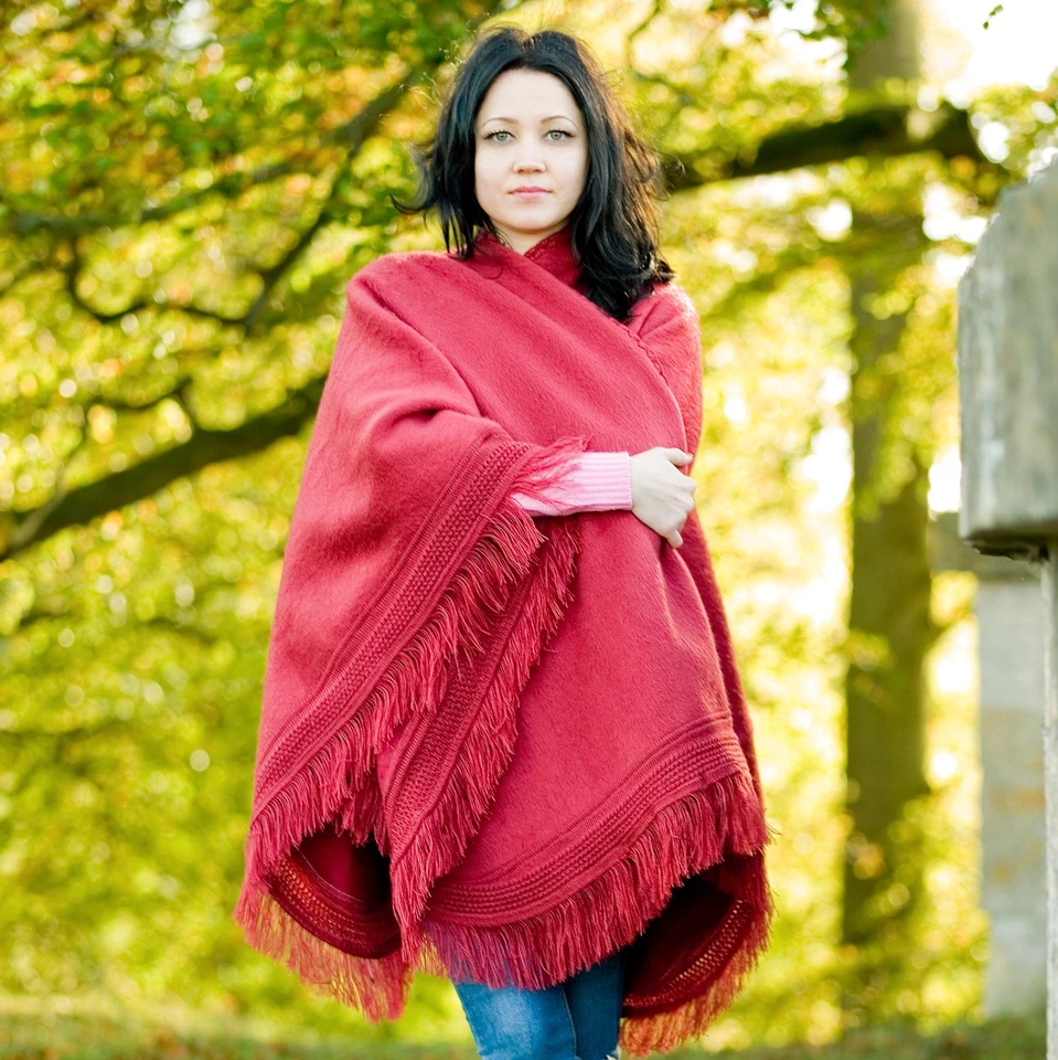 BABY ALPACA WOOL PONCHO CAPE WRAP SHAWL COAT HANDMADE IN ECUADOR - Image 1 of 4