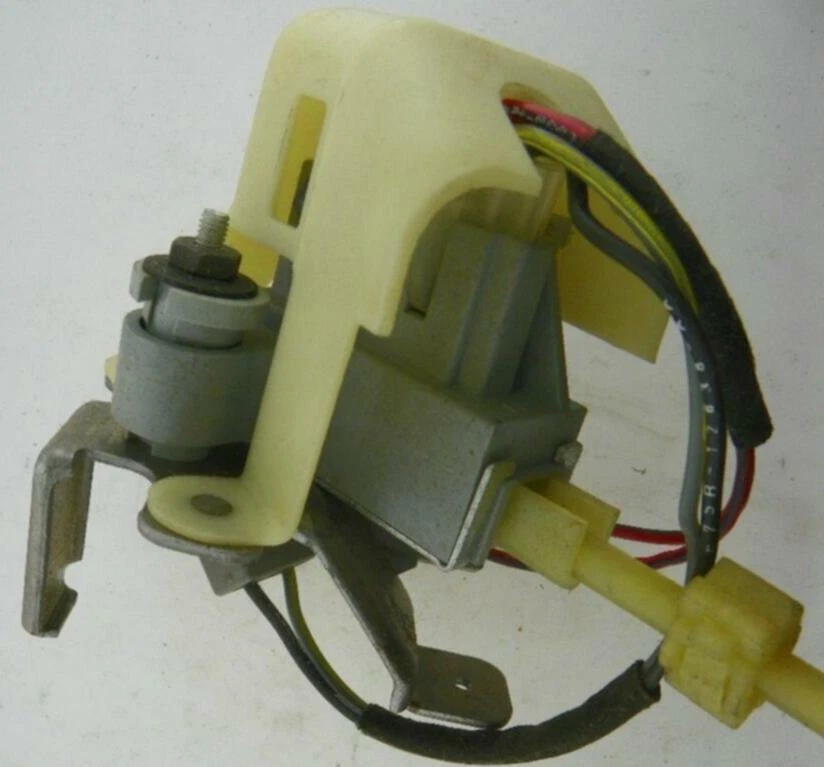 Interruptor de arranque de embrague Motorcraft SW-2108 / E7SZ-11A152-A (manual Ford/Mercury Foto 1 de 4