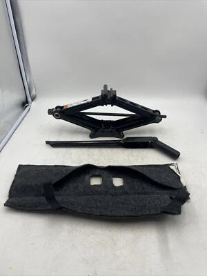 2010 - 2019 TAURUS 2009 - 2016 LINCOLN MKS SCISSOR JACK TOOLS SET KIT LUG WRENCH Foto 1 de 4