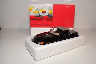 MODELLI A80 1:18 UT BMW Z3 ROADSTER NERI CON SOFT TOP MARRONE CHIARO COME NUOVI - Immagine 1 di 4