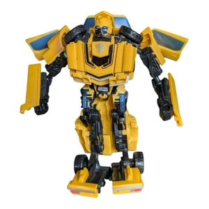 Figura de acción Transformers Bumblebee 74 Camaro Deluxe Class Toy Takara Tomy  - Imagen 1 de 11
