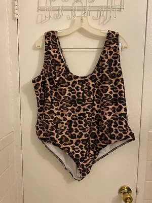 Boohoo | Traje de baño talla grande con estampado de animales de guepardo talla 22 nuevo con etiquetas Foto 1 de 4