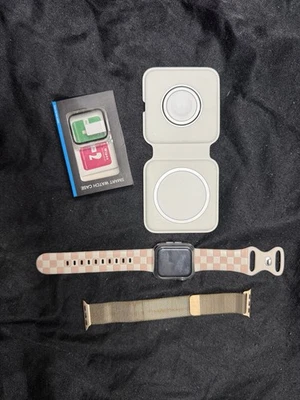 Apple Watch Series 5 40mm Estuche Aluminio y Cerámica GPS LTE Foto 1 de 2
