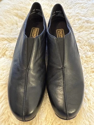 Munro Black Leather Slip-On American Women’s Shoes Size 11 - Image 1 of 4