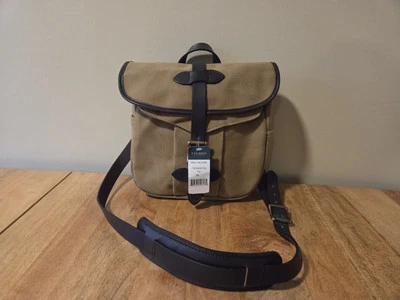 Bolso de campo Filson pequeño de sarga resistente | Nuevo con etiquetas | Bronceado | Hecho en EE. UU. | Precio de venta sugerido por el fabricante $465 Foto 1 de 4