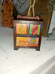 INDISCHE HANDBEMALTE KOMMODE AUS MANGOHOLZ MIT 3 SCHUBLADEN - Bild 1 von 10