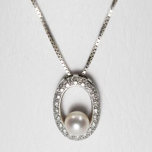Pre-owned 14K White Gold Pearl and Diamond Pendant with Box Chain. - Picture 1 of 6