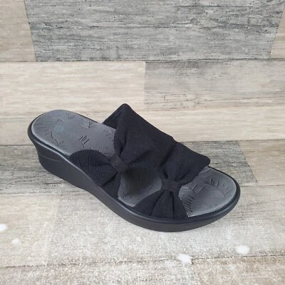 Sandalias de cuña Bzees Smile II para mujer talla 7 M negras grises sin cordones anudadas punta abierta Foto 1 de 4