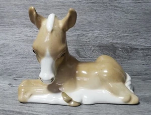 Szeiler Vintage 50s-60s , Lying Foal Horse, Light Brown Porcelain Figurine π - Picture 1 of 13