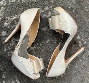 Badgley Mischka ivory satin platform high heels size US 8.5 AU 8 EUR 39