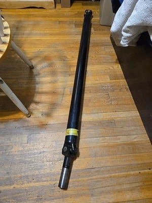 Ford Fairlane 1957 eje de transmisión con yugo deslizante cargador superior 4 velocidades Spicer 63,5" 55" Foto 1 de 4