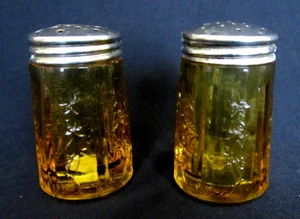 Depression Glass: Federal Glass Co., SHARON, Salt & Pepper shakers, Amber - Picture 1 of 7