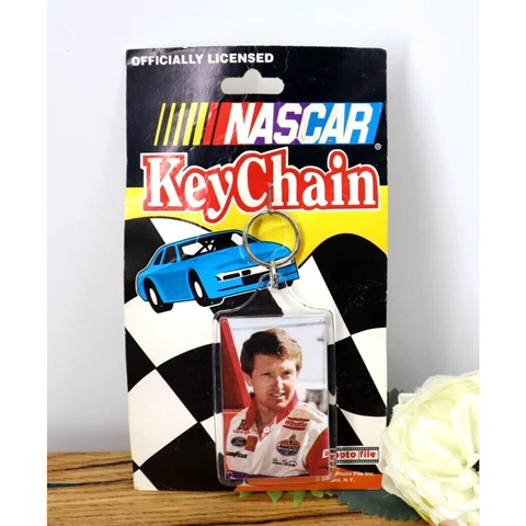 Vintage 1993 NASCAR Bill Elliott Budweiser Key Chain On Card - NOS Cover